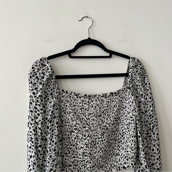 Aritzia Little Moon Gimlet Smocked Floral Blouse - Picture 4 of 7